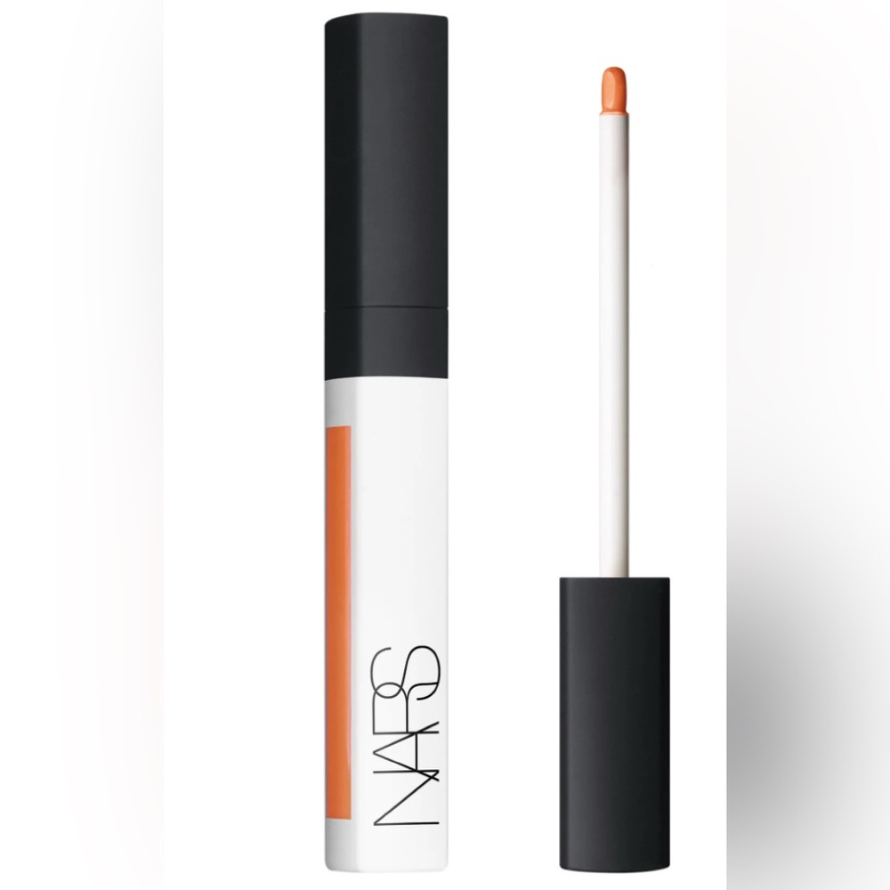 NARS Tinted Smudge proof eyeshadow base in medium dark